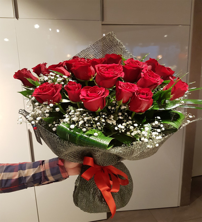 Güzelbahçe Kırmızı Gül Buketi