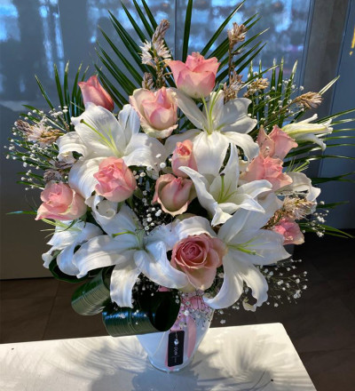Beyaz Lilyum ve Pembe Gül Aranjman